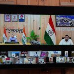 मुख्यमंत्री ने समस्त जिलाधिकारियों के साथ की वर्चुअल बैठक, 15 अक्टूबर तक किसी भी स्थिति में प्रदेश की सभी सड़कों को किया जाए गड्ढामुक्त