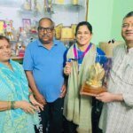 कॉमनवेल्थ गेम्स में कांस्य पदक जीतने वाली उन्नति शर्मा को मेयर सौरभ थपलियाल ने किया सम्मानित