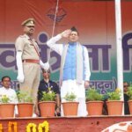 स्वतंत्रता दिवस पर मुख्यमंत्री पुष्कर सिंह धामी ने परेड ग्राउंड में किया ध्वजारोहण, साथ में की कई घोषणाएं